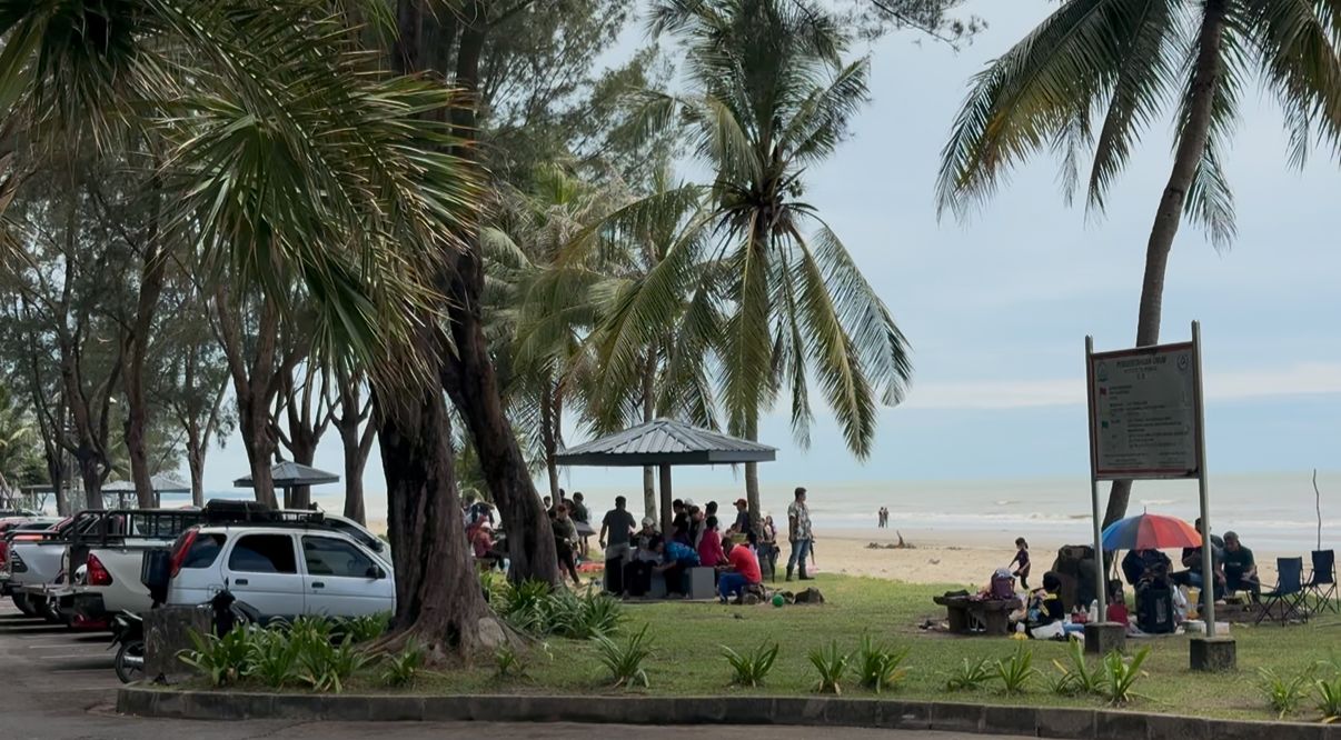 Luak Esplanade main photo