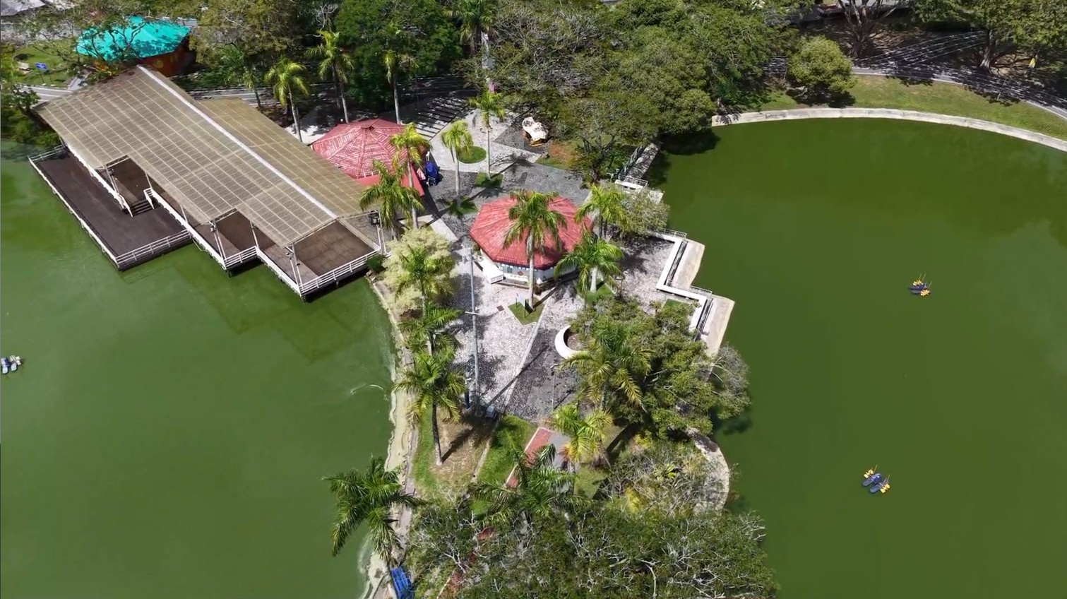 Taman Bulatan giant teapot